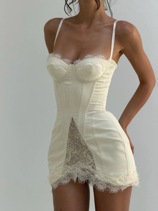 Mini Abito Corsetto in Raso con Schiena Scoperta e Dettagli in Pizzo