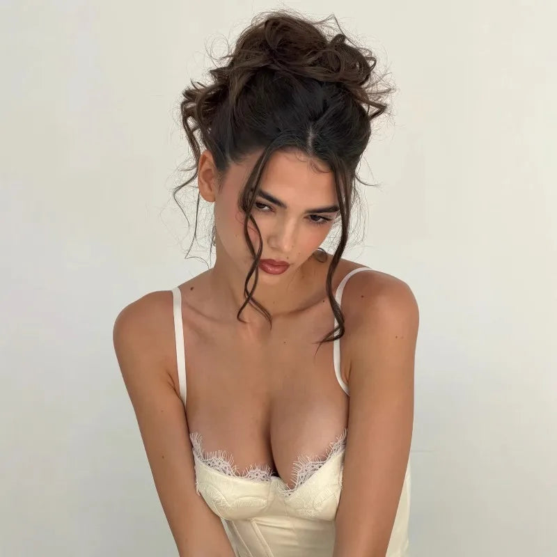Mini Abito Corsetto in Raso con Schiena Scoperta e Dettagli in Pizzo